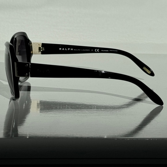 Ralph Lauren RA 5138 Sunglasses Black w/polarized gradient lenses main image 3